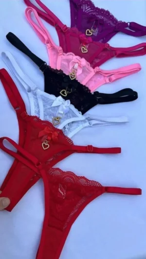 calcinha String Renda com Pingente Coraçao